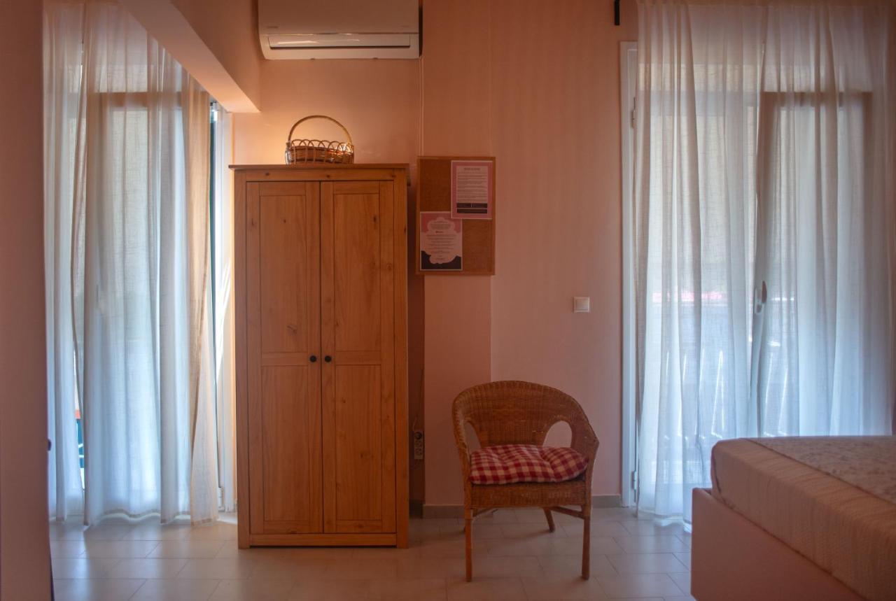 Nina'S Apartment Lixouri Bagian luar foto